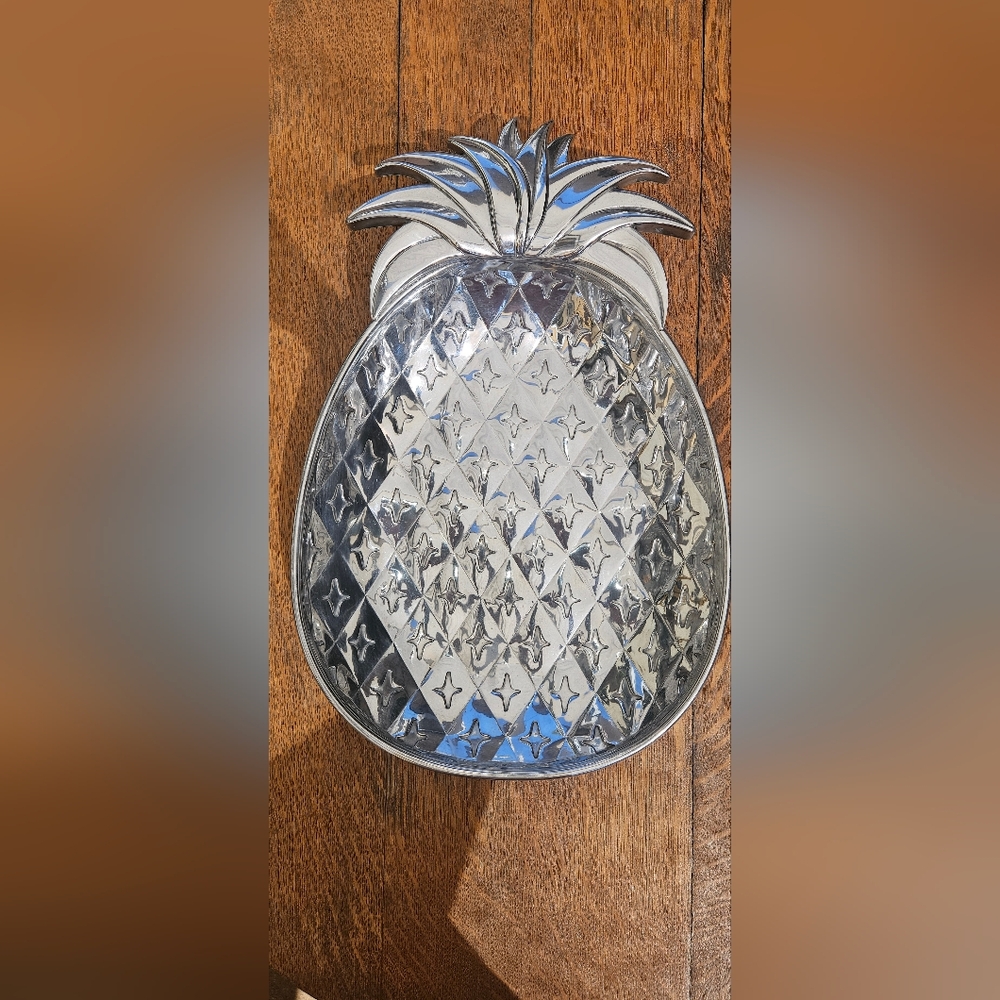 Lenox Pineapple Tray Set.